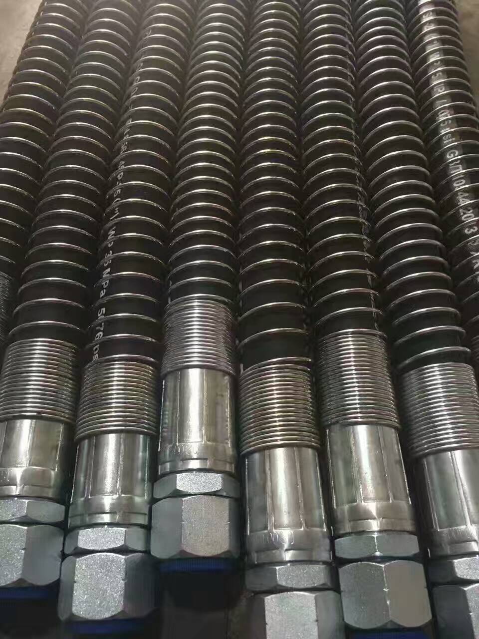 破碎锤及破碎锤油管使用中应注意事项